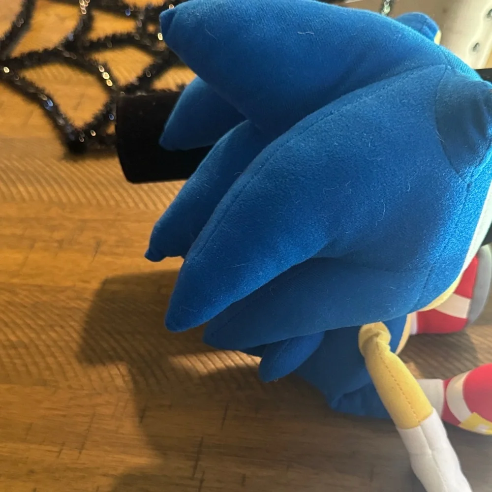 Sonic the Hedgehog Plush Toy - Picture 7 of 11